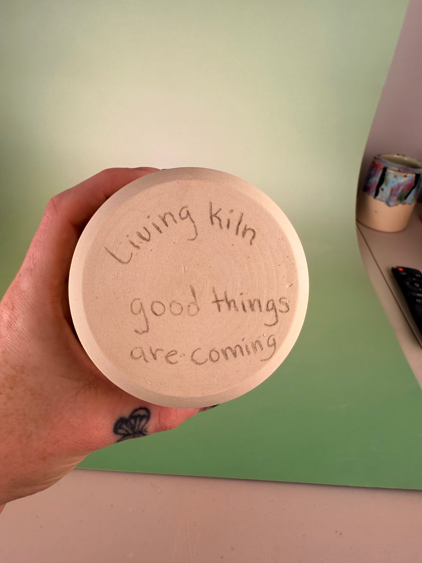 Iridescent drippy cup