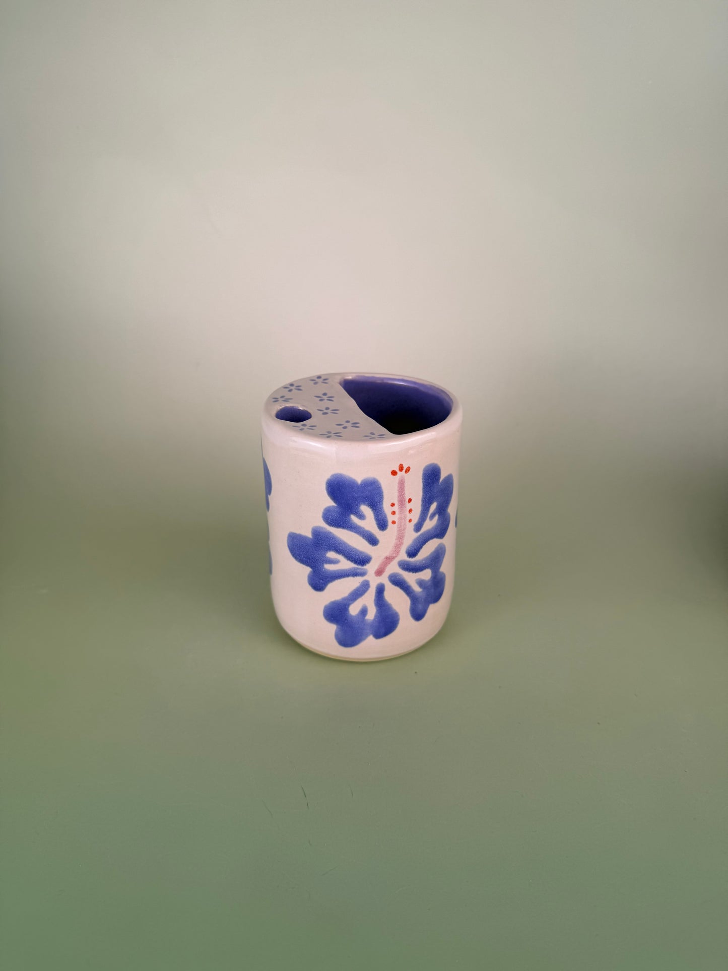 Purple hibiscus travel cup