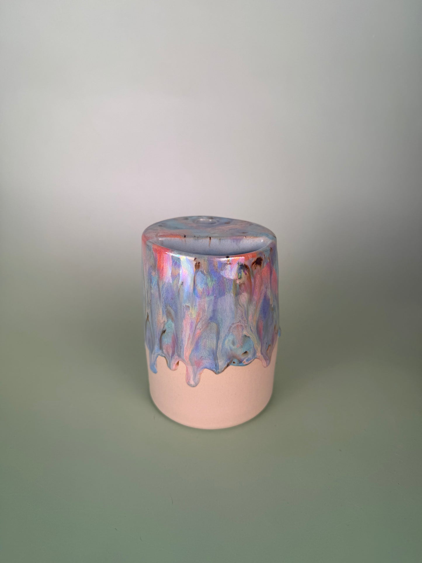 Iridescent drippy travel cup