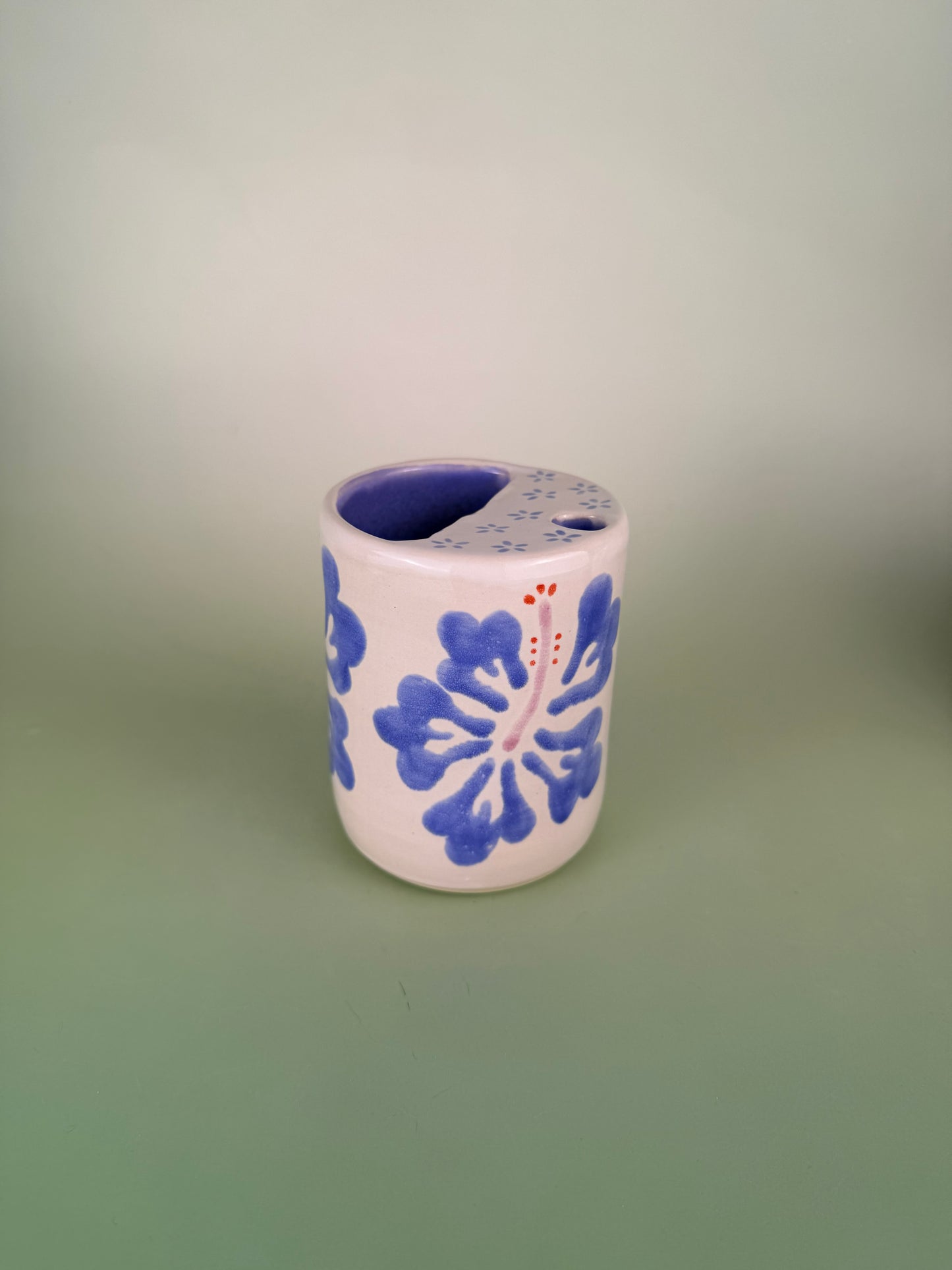 Purple hibiscus travel cup