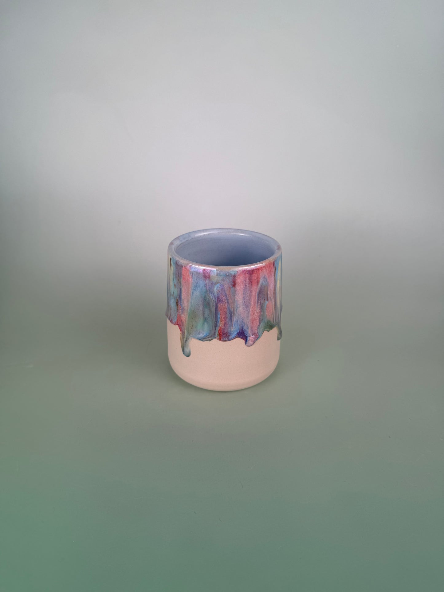 Iridescent drippy cup