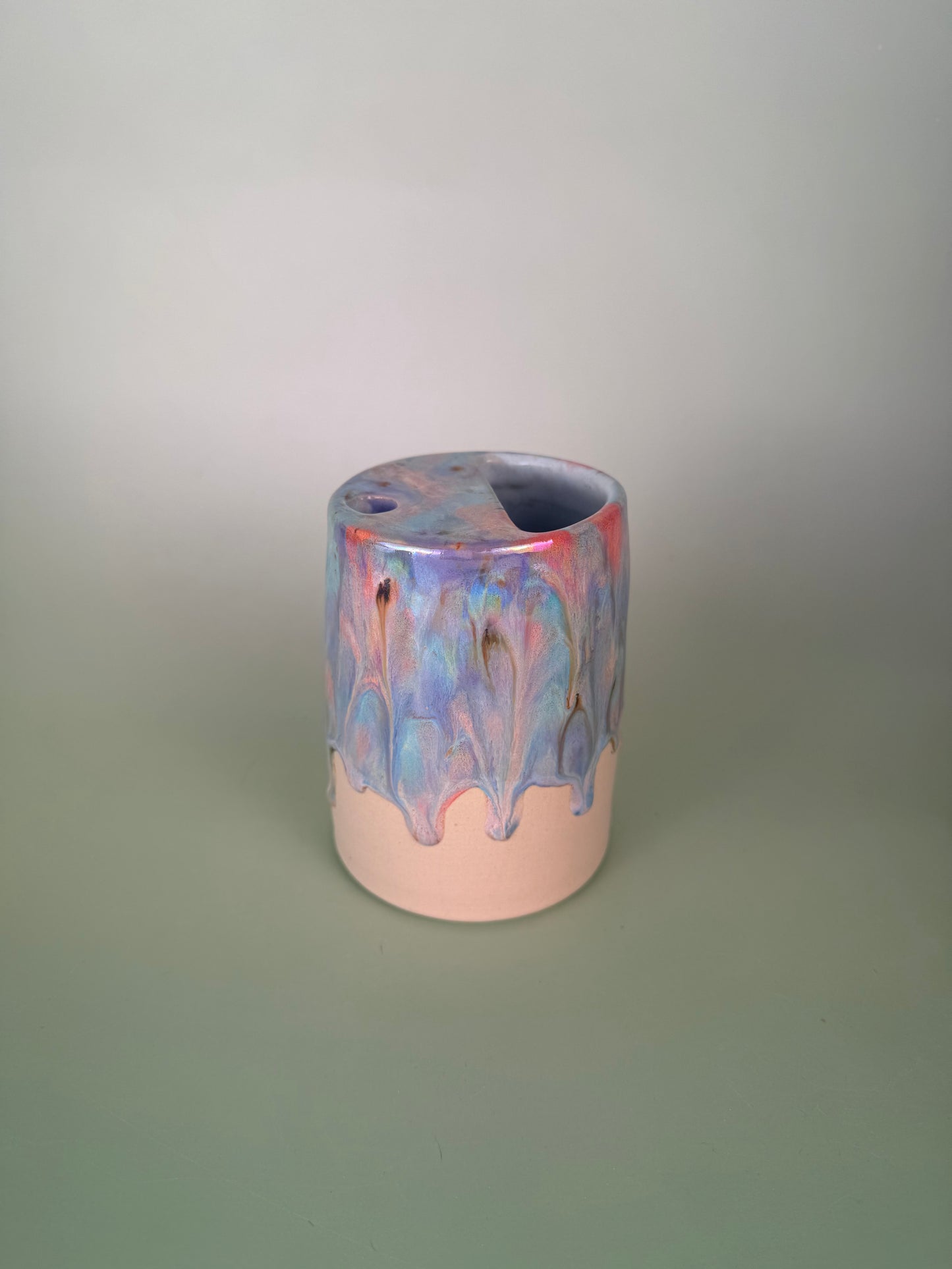 Iridescent drippy travel cup
